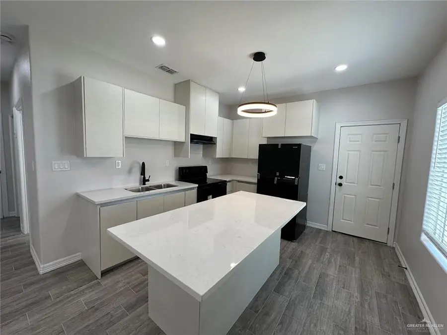 1000 Kohala Avenue, Alton, TX 78573 - Image #2