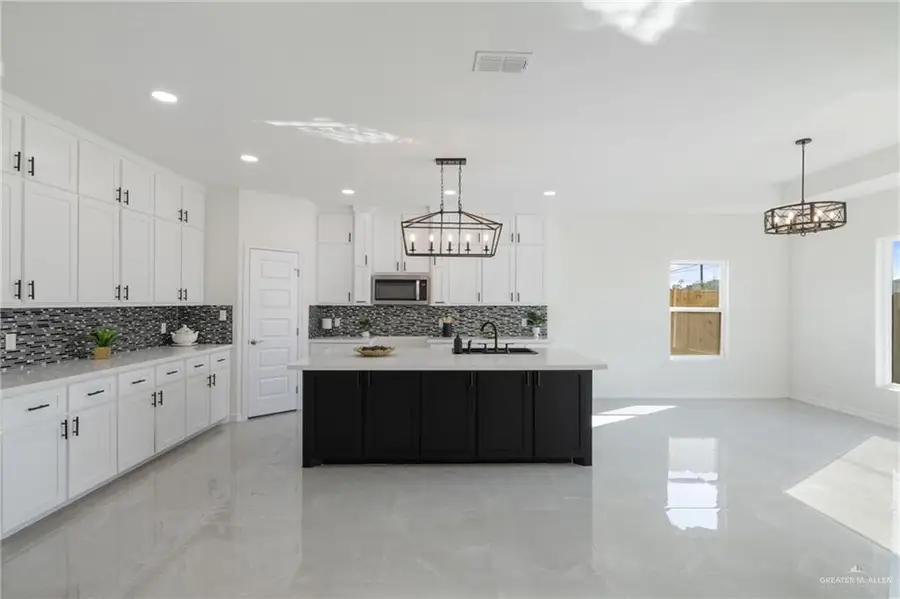 2112 N 28th Street, Hidalgo, TX 78557 - Image #3