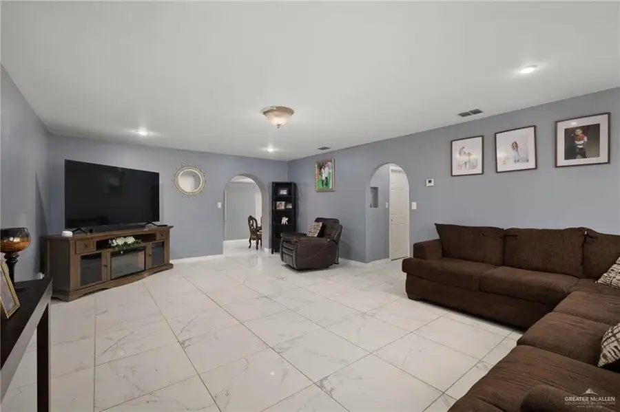 502 W Jones Avenue, Pharr, TX 78577 - Image #3