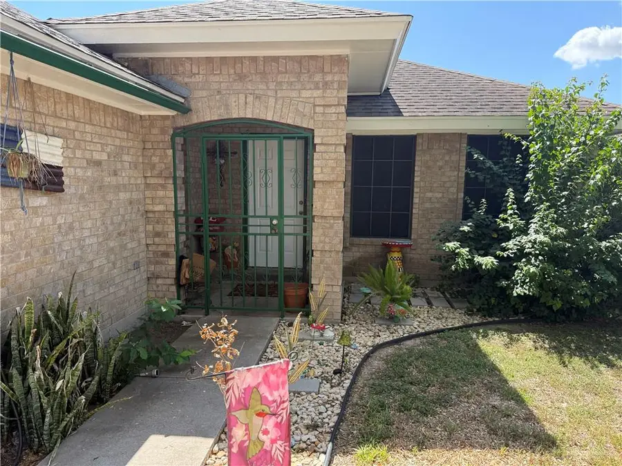 1933 Mynah Avenue, McAllen, TX 78504 - Image #2