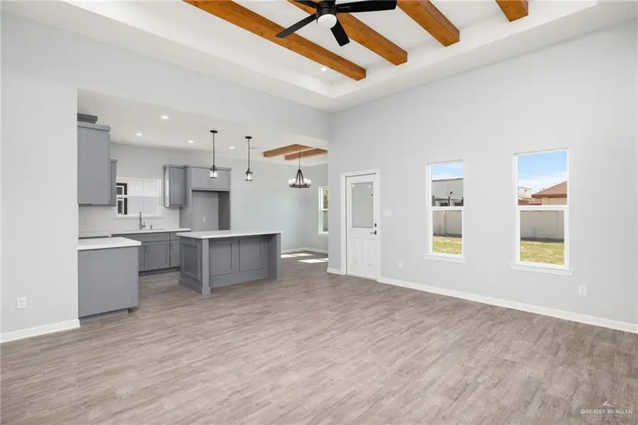 212 N Los Ebanos Boulevard, Mission, TX 78573 - Image #2