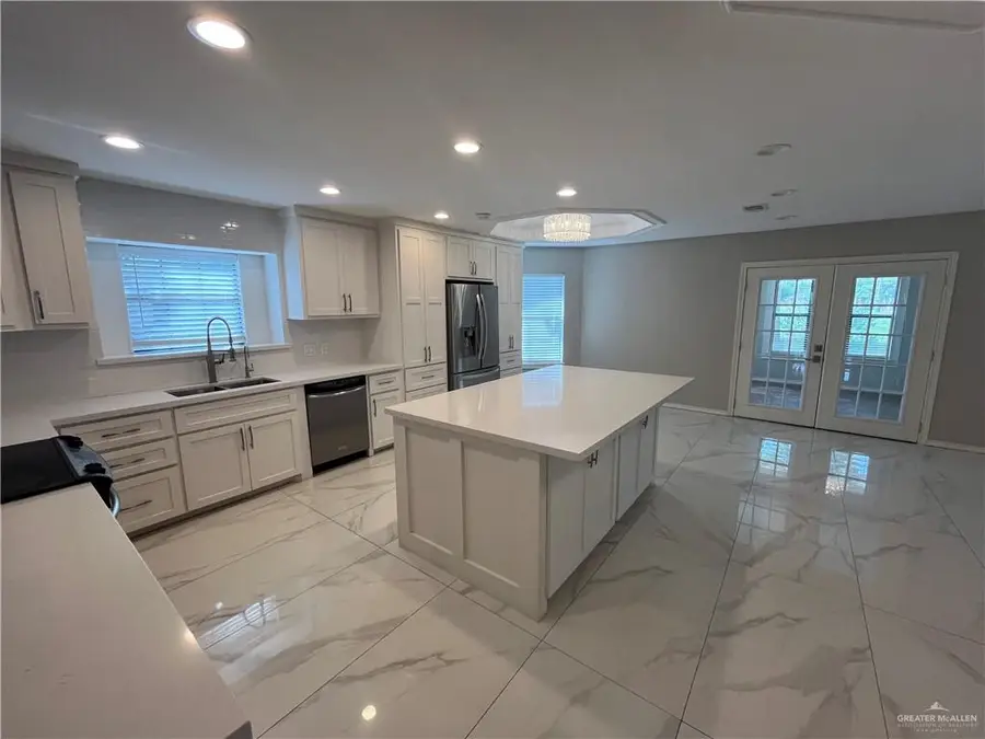 818 Nada Drive, Alamo, TX 78516 - Image #3