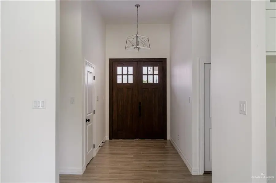 401 W Southland Avenue, Edinburg, TX 78539 - #2