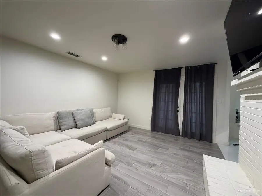 113 E Tamarack Avenue, McAllen, TX 78501 - Image #2