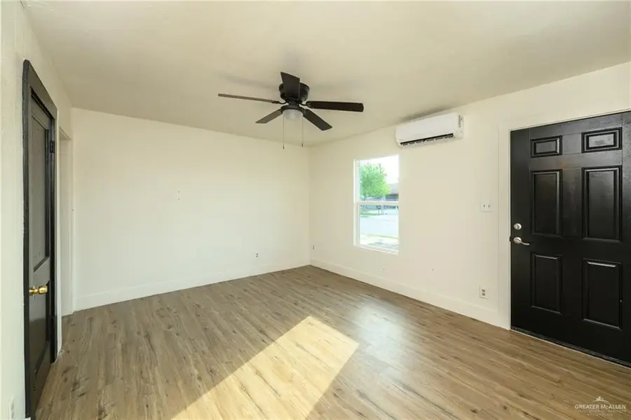 320-322 N 8th Street, Harlingen, TX 78550 - Image #2