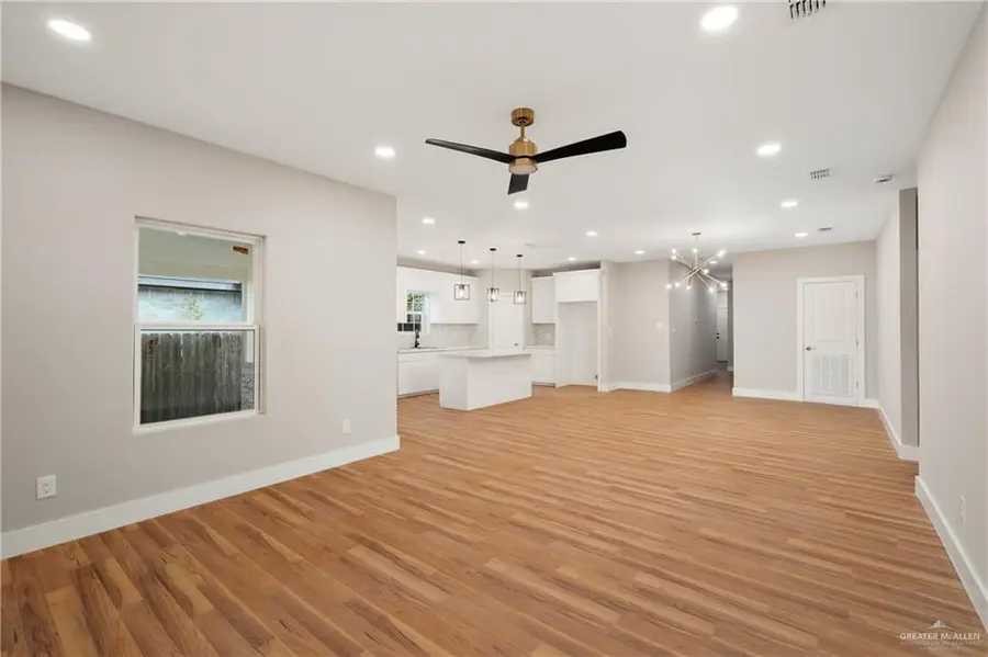 1004 N Francisco Avenue, Mission, TX 78572 - Image #3