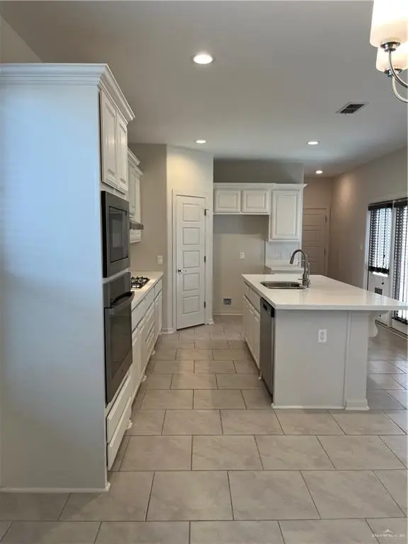 3302 Oriole Drive, Mission, TX 78572 - Image #3