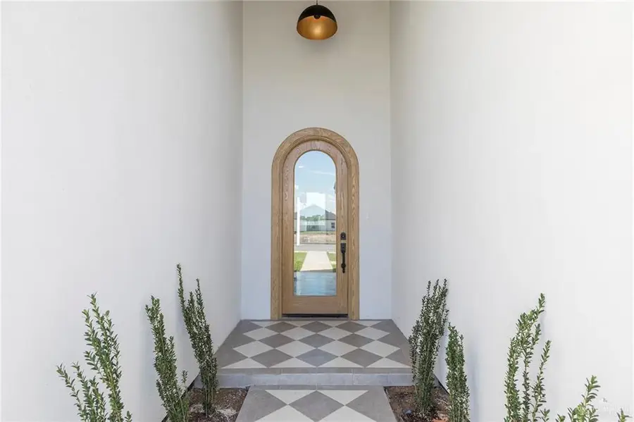 303 N 32nd Street, Hidalgo, TX 78557 - #2