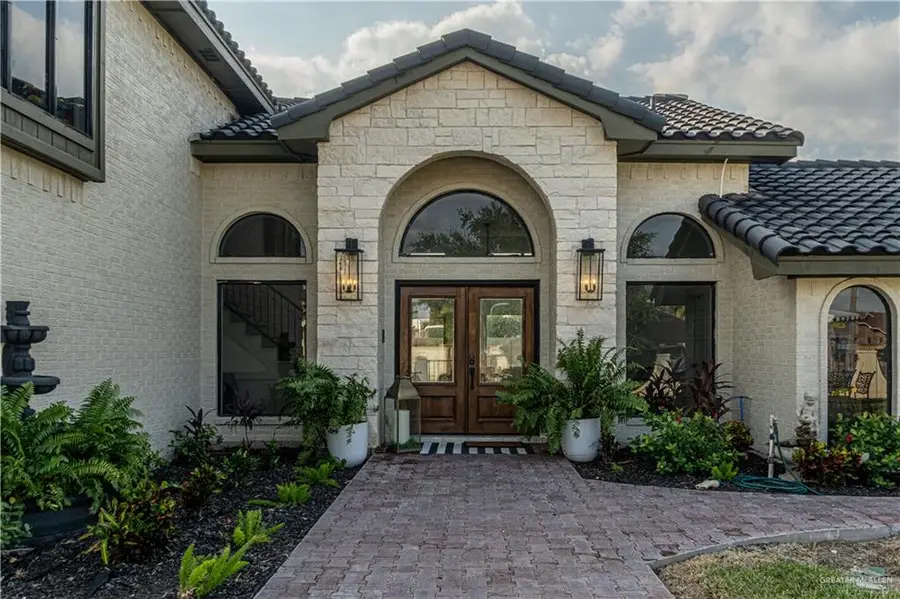 805 Durango Street, Mission, TX 78572 - Image #3