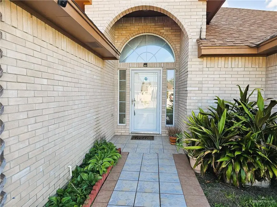 6561 Carolina Pine Drive, Brownsville, TX 78526 - Image #2