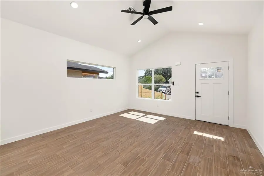 418 W Huisache Avenue, Weslaco, TX 78596 - Image #2