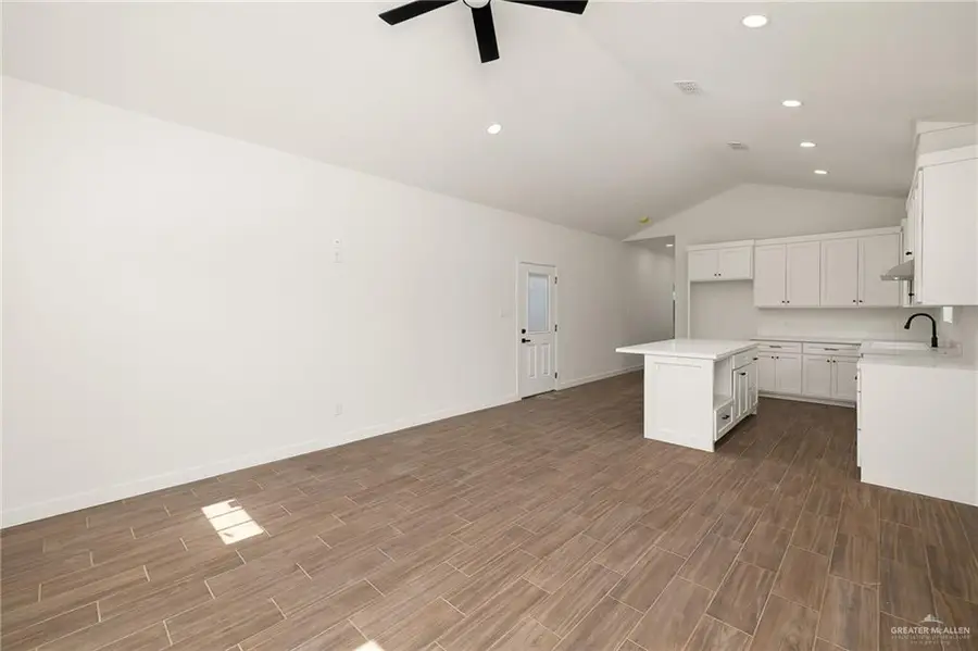 418 W Huisache Avenue, Weslaco, TX 78596 - Image #3