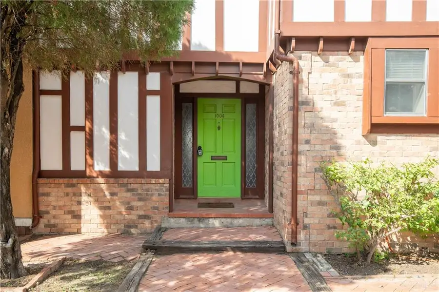 1004 S Border Avenue, Weslaco, TX 78596 - Image #2