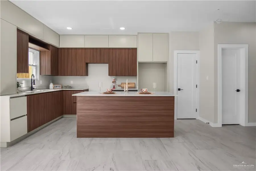 2204 Corales Street, Mission, TX 78573 - Image #3