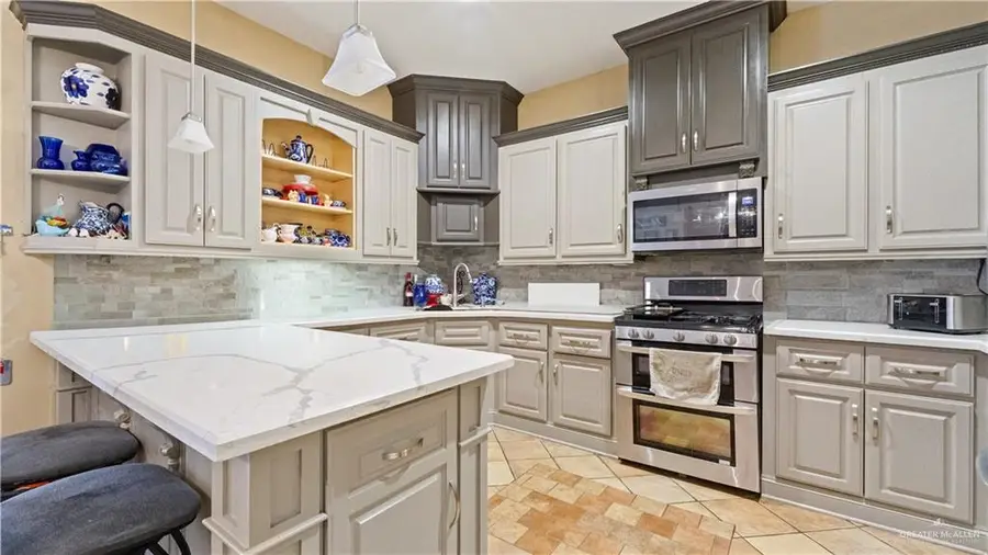 1717 Thompson Road, Mission, TX 78573 - Image #2