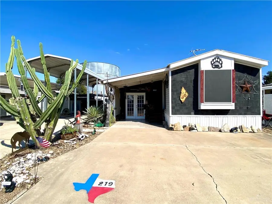 219 Ash Street, Mission, TX 78572 - Image #2