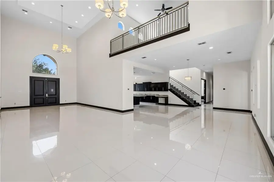 101 E Emory Avenue, McAllen, TX 78504 - #2