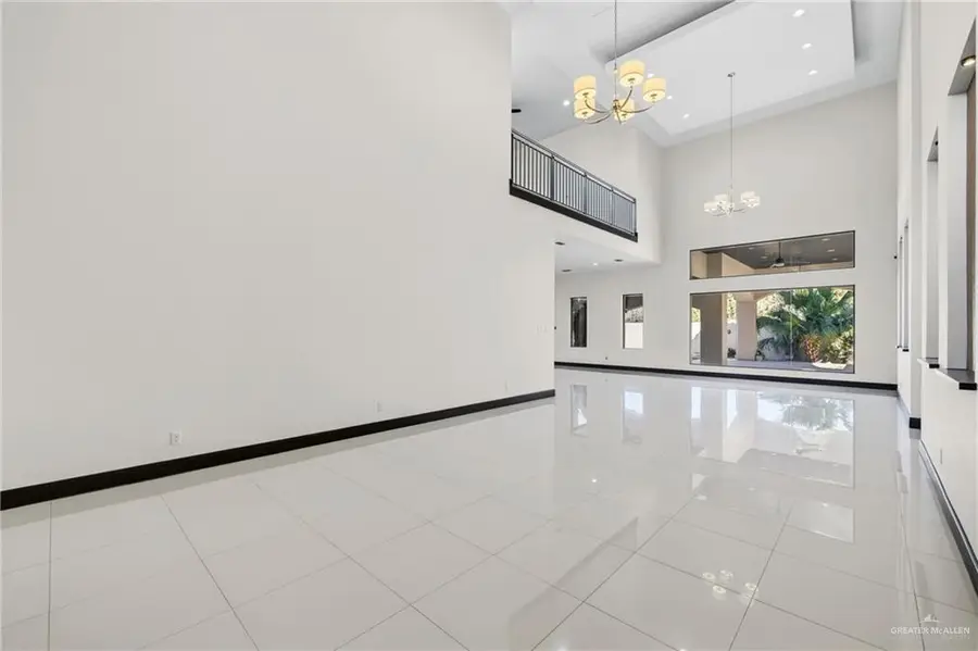 101 E Emory Avenue, McAllen, TX 78504 - #3