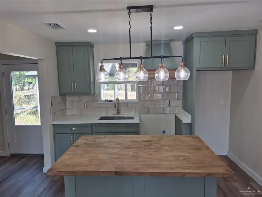 905 W Schunior Street, Edinburg, TX 78541 - Image #3