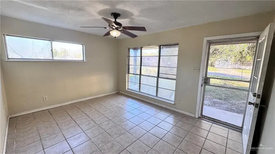 1137 S Texas Avenue, Mercedes, TX 78570 - Image #2