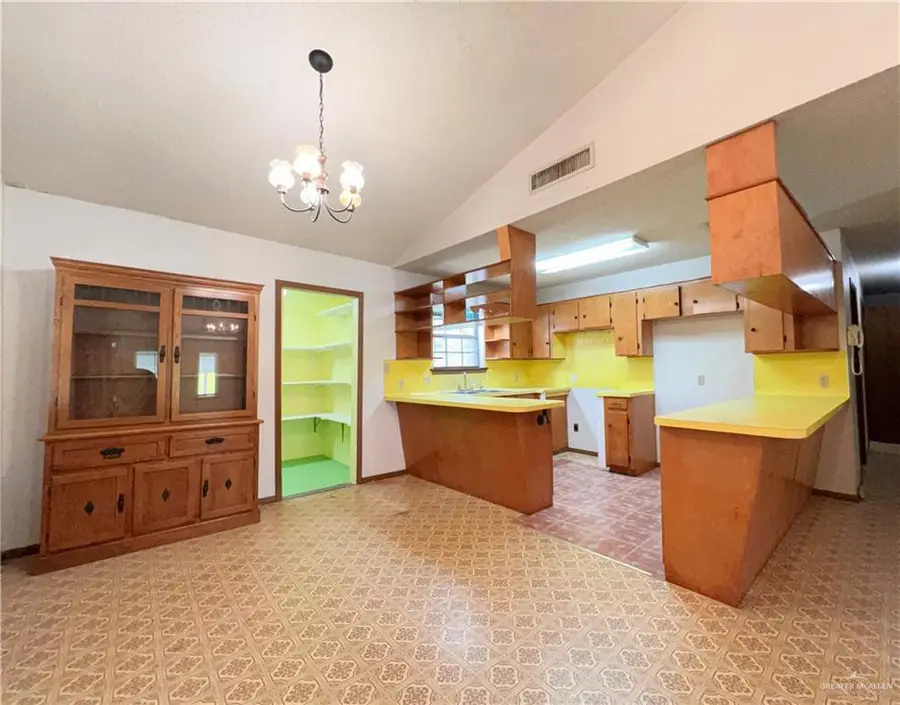 218 Colorado Street, Rio Hondo, TX 78583 - Image #3