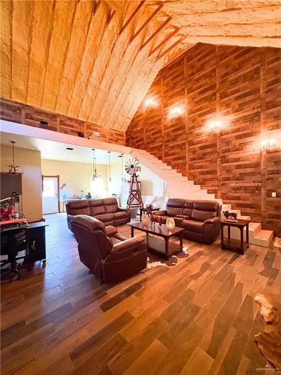 317 N Kika De La Garza Boulevard, La Joya, TX 78560 - Image #3