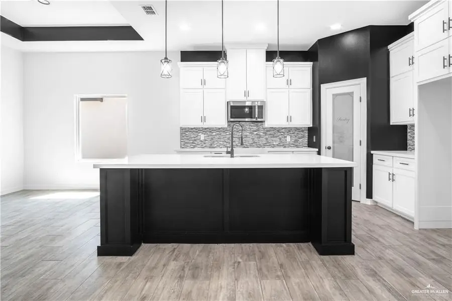 3625 E Diamondhead Avenue, Alton, TX 78574 - Image #3