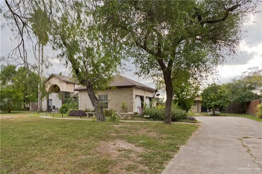 1961 S Lion Lake Drive S, Weslaco, TX 78596 - Image #2