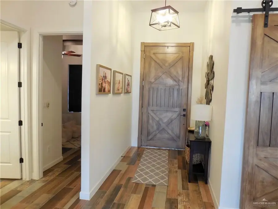 1707 Red River Avenue, Edinburg, TX 78539 - Image #2