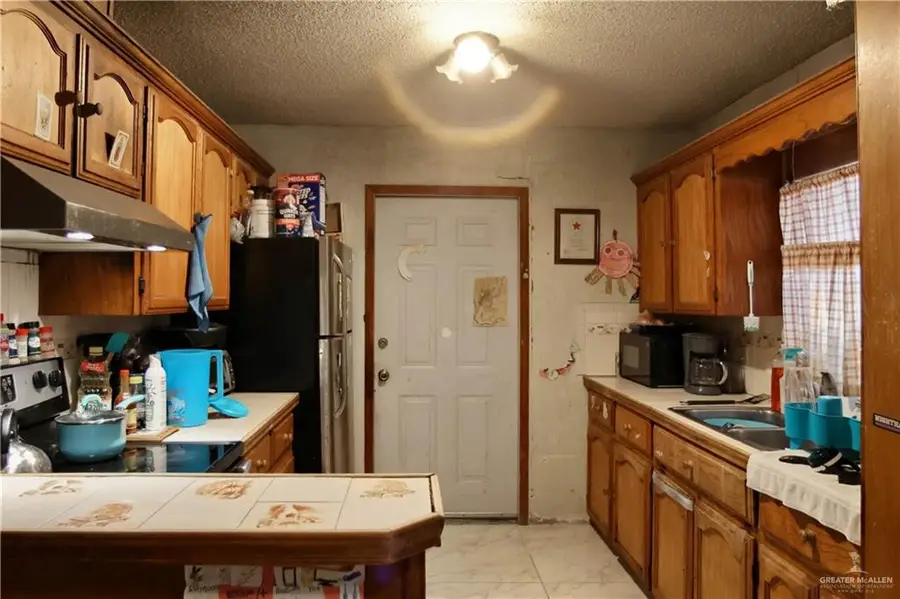 927 E Salazar Street, San Juan, TX 78589 - Image #2