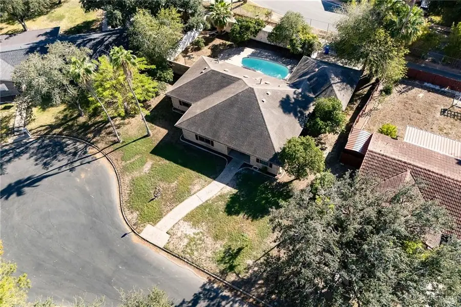 124 E Tulip Avenue, McAllen, TX 78504 - Image #2