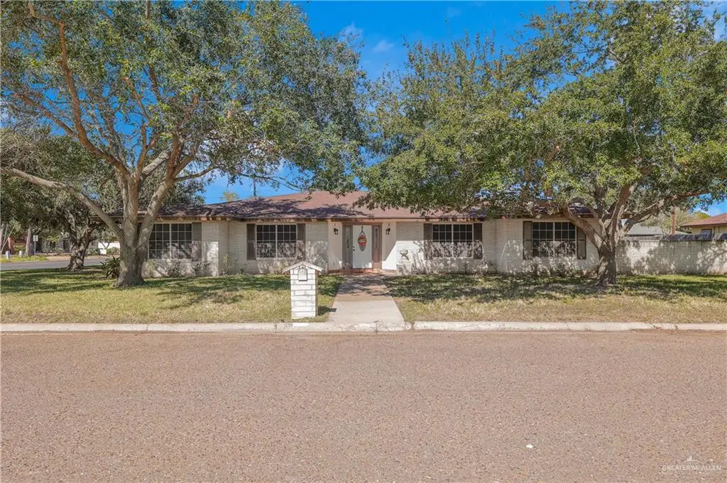 618 W 11th Street, Weslaco, TX 78596 - #1