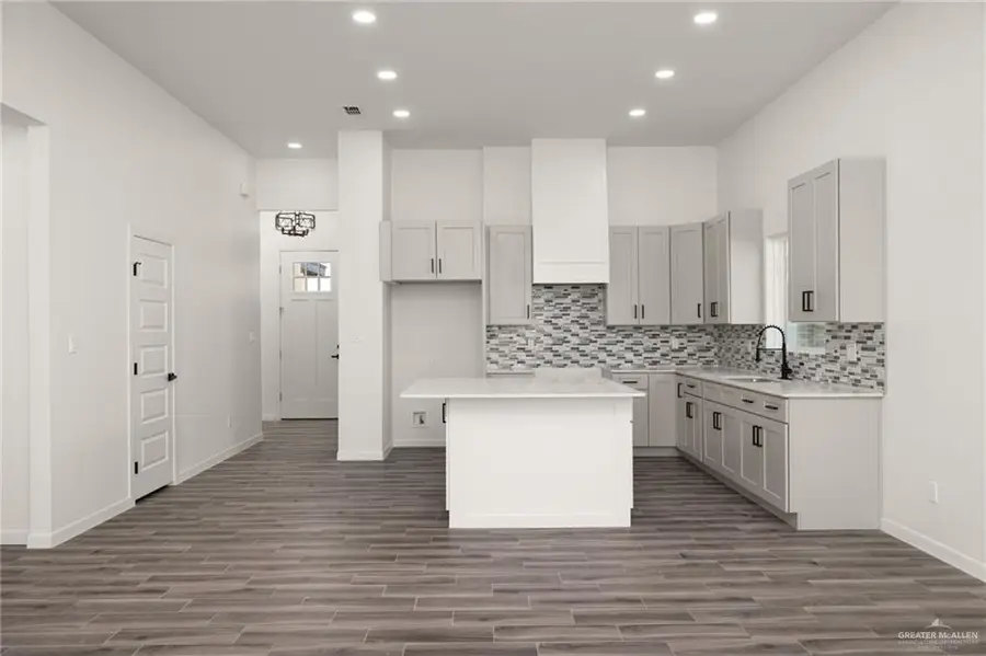 6108 N Rayo Del Sol Street, Edinburg, TX 78542 - Image #2