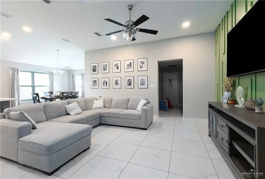 2201 N 26th Drive, Hidalgo, TX 78557 - Image #3