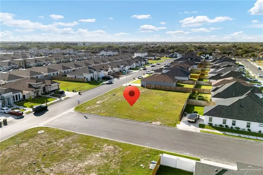 917 N Brushfield Avenue, Edinburg, TX 78541 - Image #2