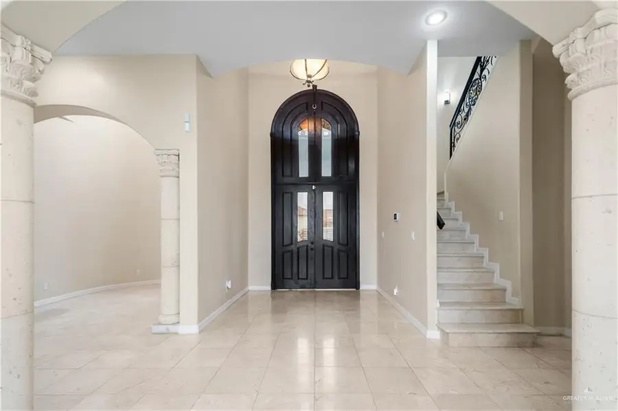 2806 Woods Drive South, Edinburg, TX 78542 - Image #3