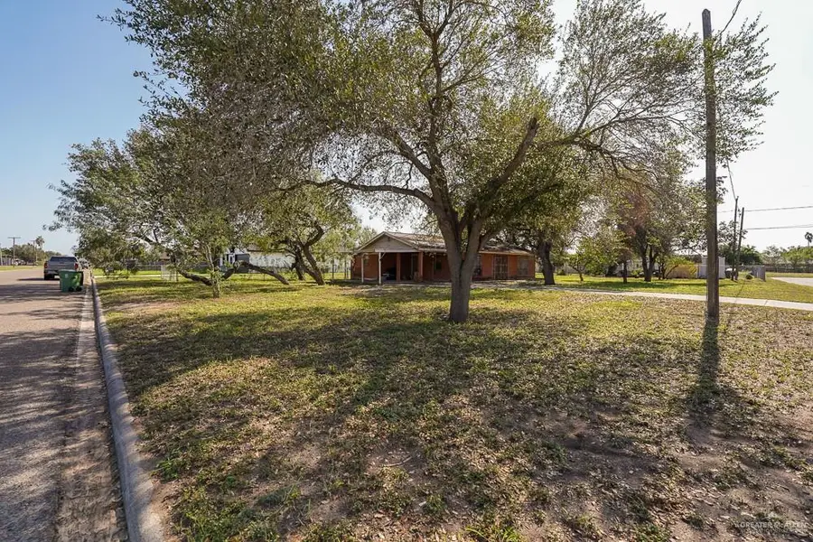 500 E Vfw Street, Elsa, TX 78543 - Image #2