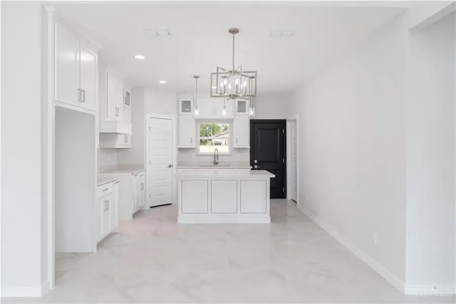 112 S 3rd Street, Donna, TX 78537 - Image #2