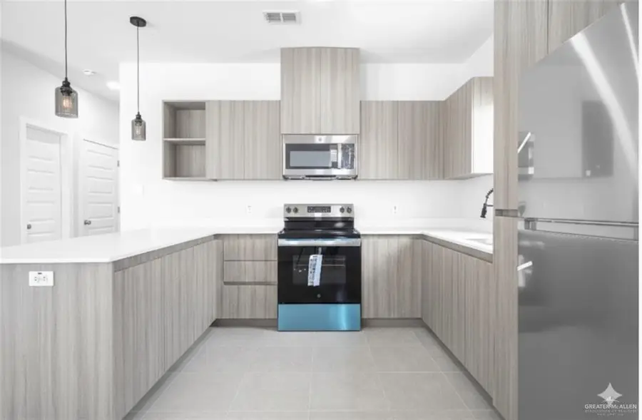 608 N Alexandrite Avenue, Edinburg, TX 78541 - Image #3