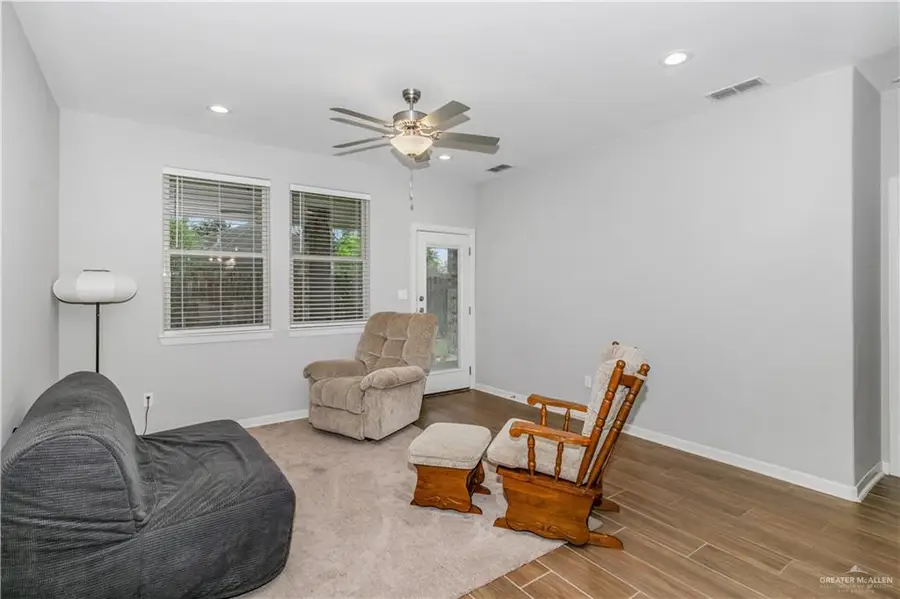 403 S Templo Dorado Street, Mission, TX 78572 - Image #3