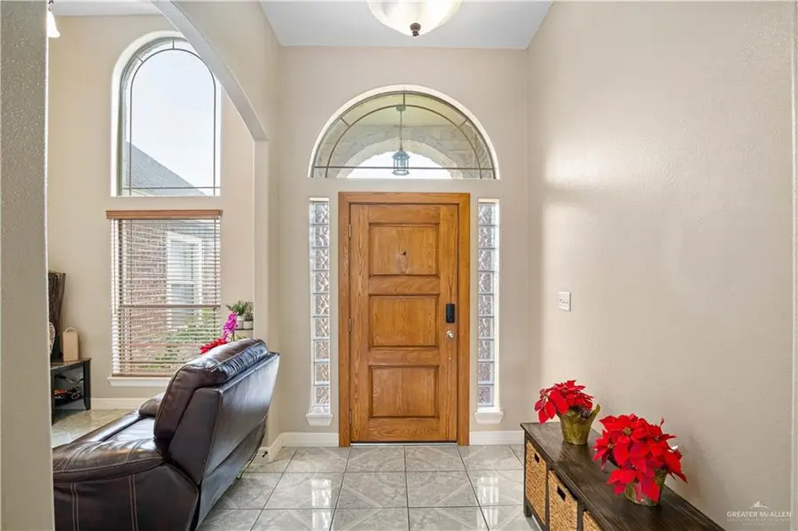 1013 W E Street, Mission, TX 78572 - Image #2