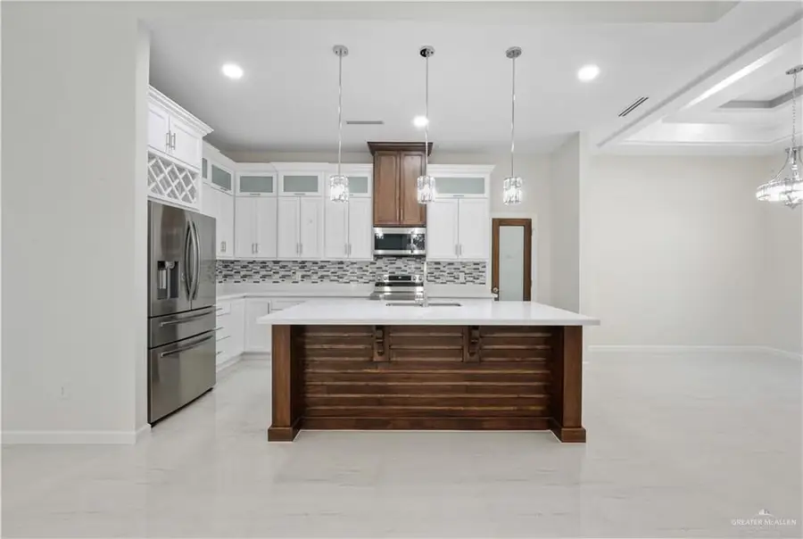 3911 Crimson Avenue, Mission, TX 78572 - Image #3