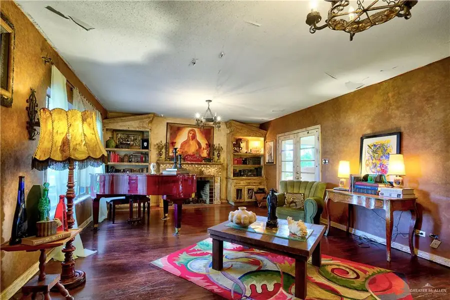 701 N 15th Street, McAllen, TX 78501 - Image #2