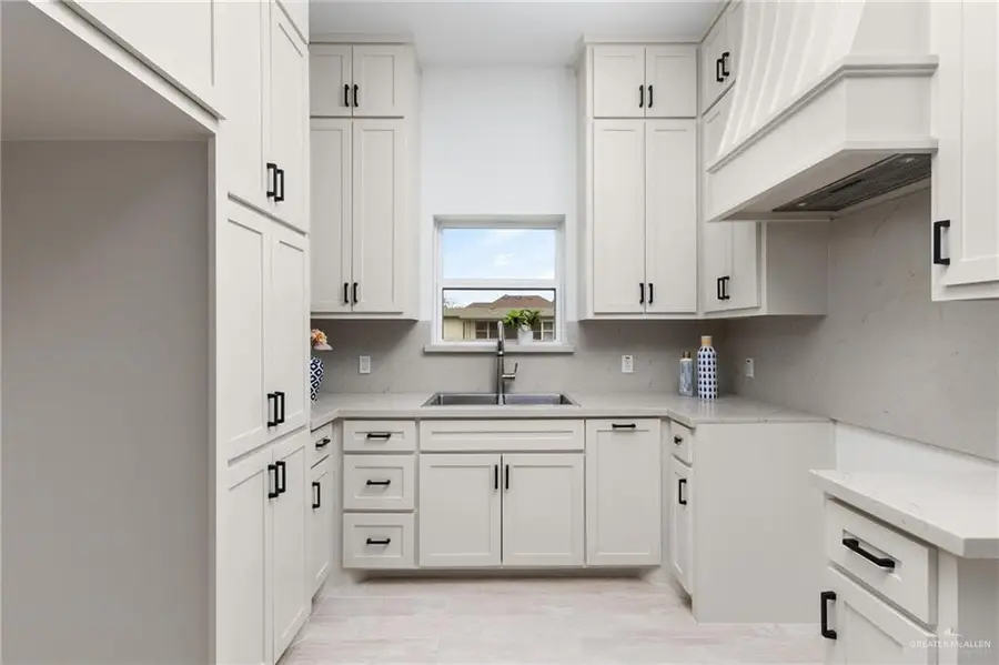 204 Utah Avenue, Weslaco, TX 78596 - Image #2