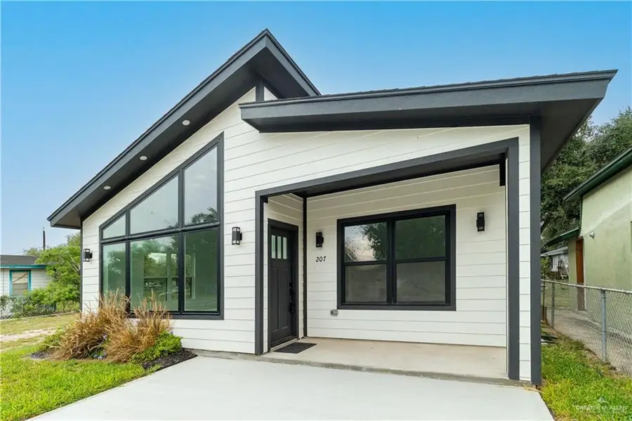 207 E Diaz Avenue, Pharr, TX 78577 - Image #2