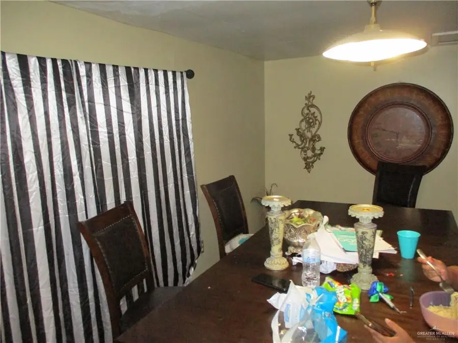 207 S Avasolo Street, Rio Grande City, TX 78582 - Image #3