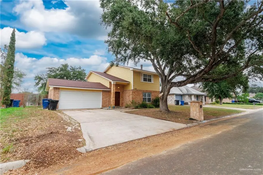 1608 Thunderbird Avenue, McAllen, TX 78504 - Image #2