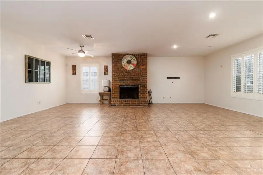 1608 Thunderbird Avenue, McAllen, TX 78504 - Image #3