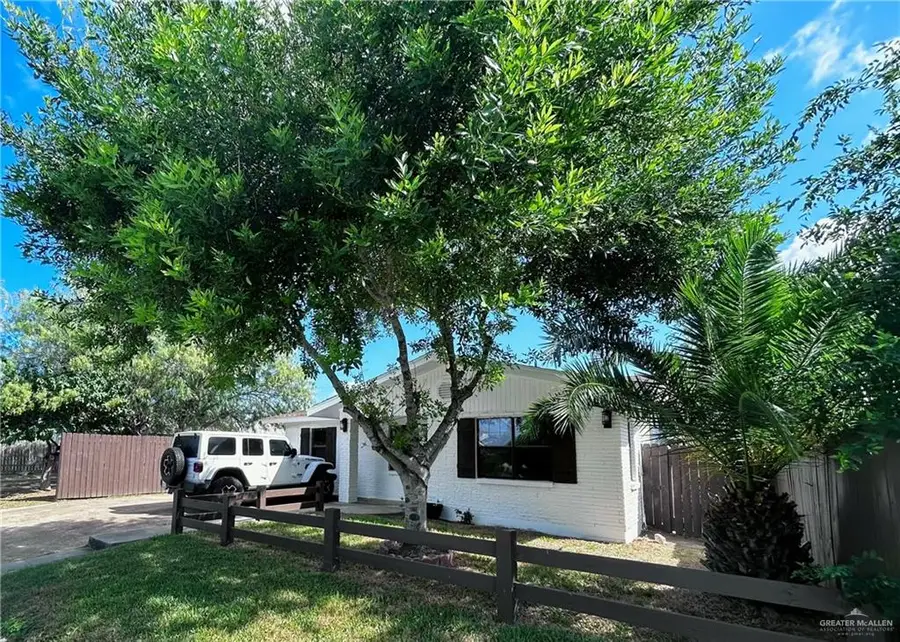 314 E Adams Street, Port Isabel, TX 78578 - Image #2