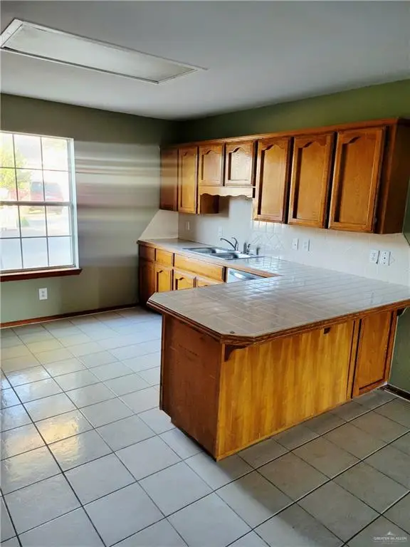 1028 Fairway Drive, Mission, TX 78572 - Image #2